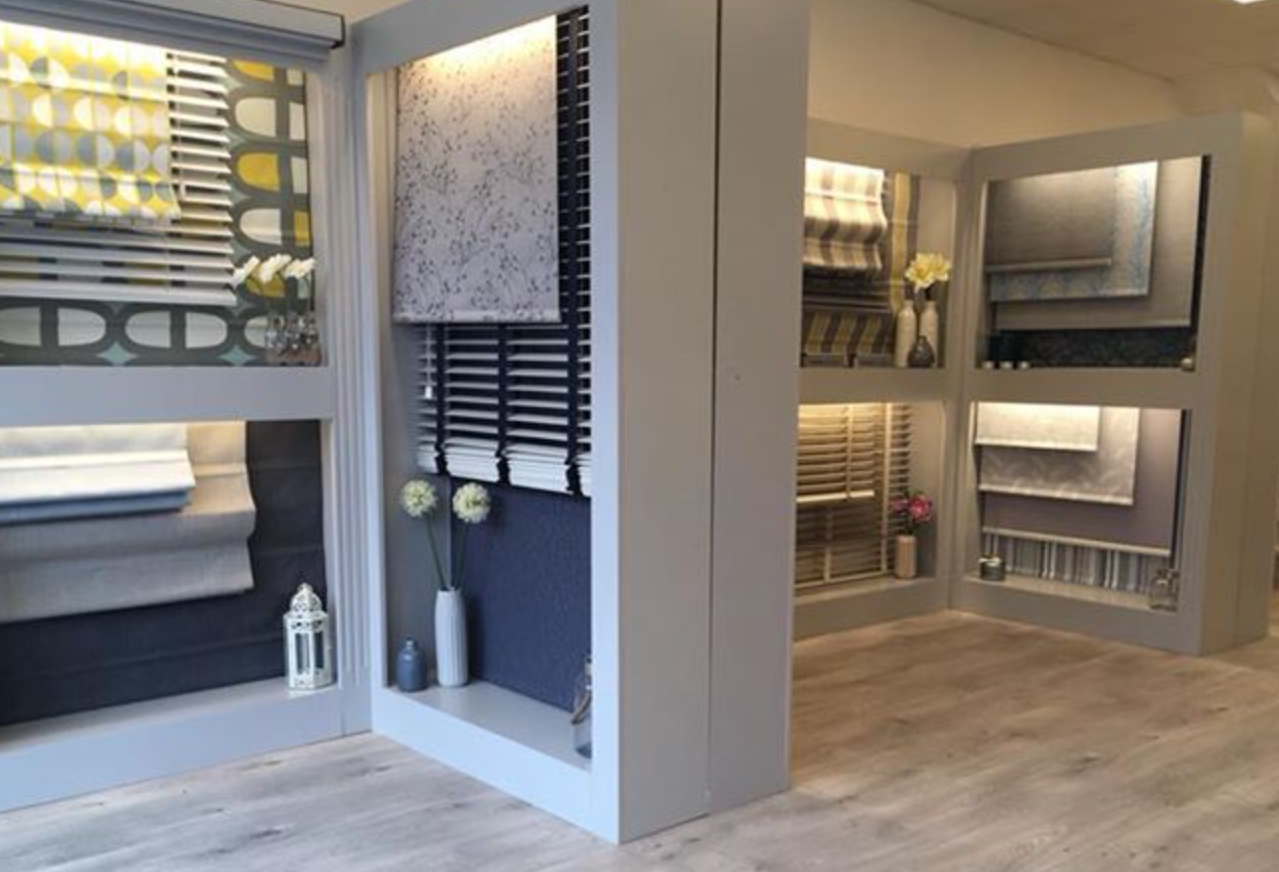 Mobilier showroom pour stores intérieurs